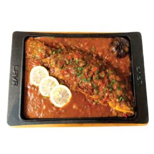 fried see bass with tomato sauce